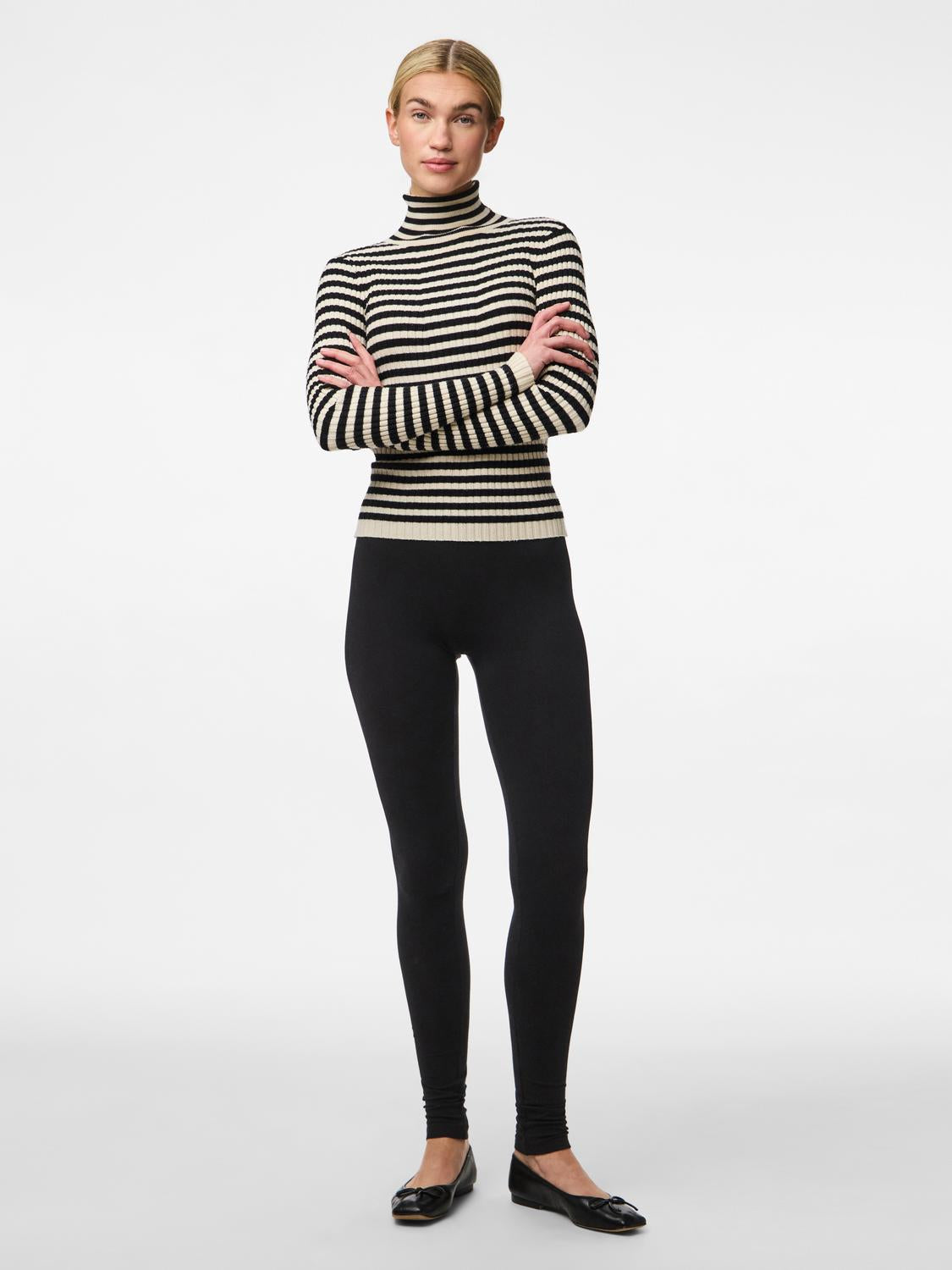 model_shot-front_full